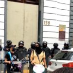 ¡Con todo y esposas! Se fuga delincuente del C5