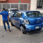 Conductor ebrio atropelló a una persona de la tercera edad y volcó su auto en Bulevar Forjadores