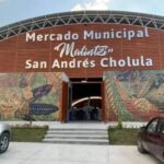 Mega balacera en el Mercado Hidalgo por la detención de dos extorsionadores dejó como saldo una policía municipal herida