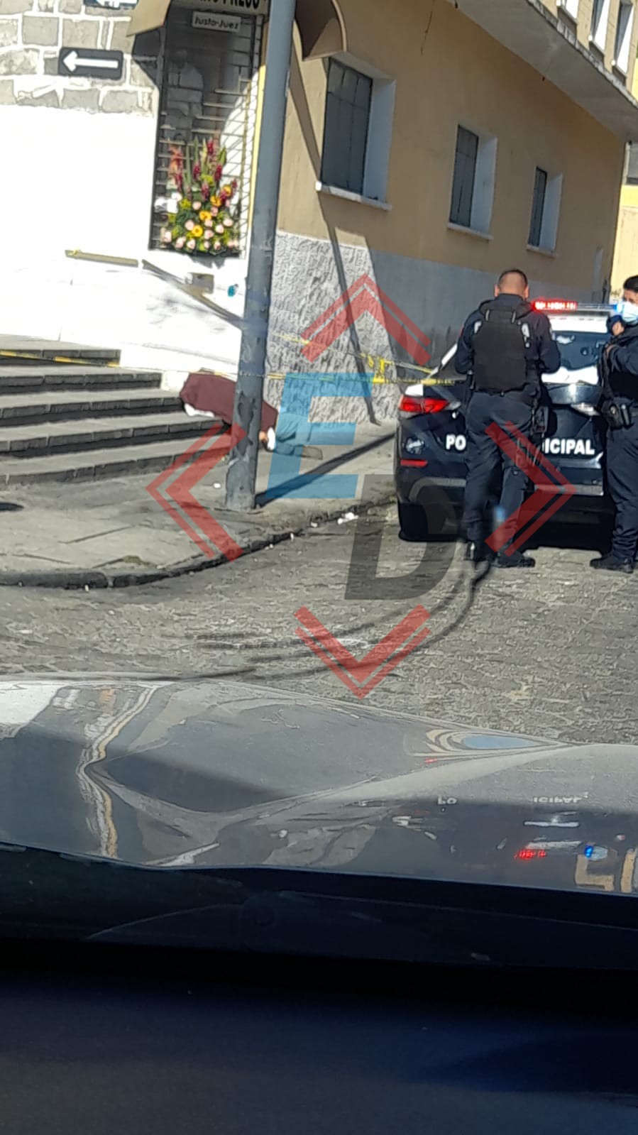 En las escaleras de una iglesia cerca de "El Parral", falleció un hombre en situación de calle