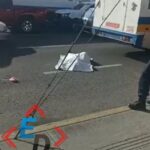 Tráiler quedó colgado de un puente en el Circuito Exterior Mexiquense