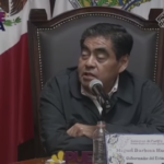 Hombre pierde la vida tras salir proyectado de una unidad de transporte público en inmediaciones del Mercado Morelos.