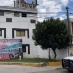 Se salvó de milagro: mujer intenta acabar con su vida arrojándose del puente de Periférico Ecológico en Puebla.