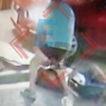 #QueCaray | 😠 (VIDEO) Alumna #agrede a un compañero y a su #maestra por quitarle el #celular en hora de #clases