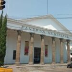 Por aparentes causas naturales hombre de la tercera edad muere al interior de un panteón en Puebla