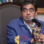 En lo que resta del año, están obligados a verificar taxis y el transporte público&nbsp;de Puebla, te decimos los costos