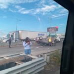 Tractocamión se impacta contra una vivienda y deja dos abuelitos lesionados en Bosques de San Sebastián.