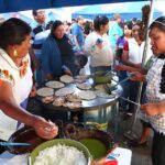 Mujer exhibe a hombre que la acosó abordo del RUTA en Puebla