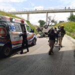 Muere hombre en volcadura sobre el Periférico Ecológico