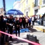 Encuentran cadáver envuelto en cobija sobre carretera a Tecola