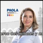 Familias hacen su agosto tras volcadura de torton que transportaba chile sobre el Periférico Ecológico