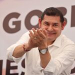Firma Tonantzin Fernández compromisos con los locatarios del Mercado Municipal de San Pedro Cholula