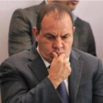 Liberan a directora de primaria en San Juan Tlautla; conserje sigue retenido por pobladores