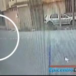 Niña es abandonada por sus padres dentro de una camioneta sin placas en San Andrés Cholula
