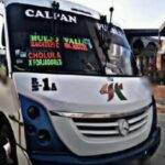 Mujer fallece y dos más resultan heridos tras caída de camioneta a un barranco en Chichiltepec