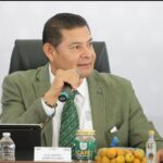Mujer pierde la vida dentro de camioneta en la Recta a Cholula; habría sido un paro cardíaco