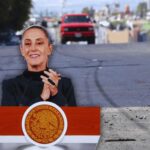 Policía se queda dormido e impacta patrulla contra un vehículo estacionado en la 23 Poniente de Puebla capital