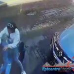 Conductor pierde el control de su camioneta choca contra local de pollos en Xicotepec; iba bien acompañado por varías mujeres