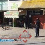 Taxista golpea a Agente de Tránsito presuntamente para evitar infracción;fue detenido