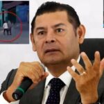 Hombre y su pequeño hijo son victimas de robo de celular en unidad de la Ruta M17 en Puebla