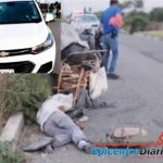 Sale del cine y encuentra su camioneta sin llantas en Plaza Crystal