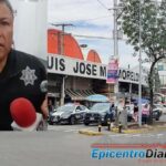 Delincuentes dejan camioneta sobre tabiques en fraccionamiento de Huejotzingo; quedan grabados
