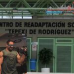 Graban riña entre repartidor de pollos y otro hombre en gasolinera de la colonia Joaquín Colombres