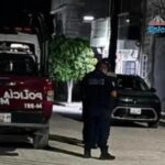 Pasajeros de transporte público enfrentan a presuntos carteristas en el Centro Histórico de Puebla